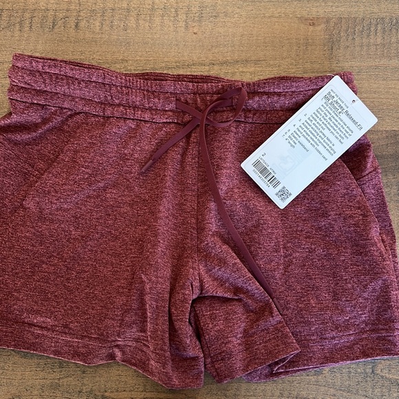Lululemon soft jersey relaxed fit 4” shorts - Picture 2 of 4